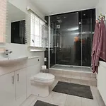 The Location- 1 Free Private Parking Space - 60 Second Walk 2 Minster! *