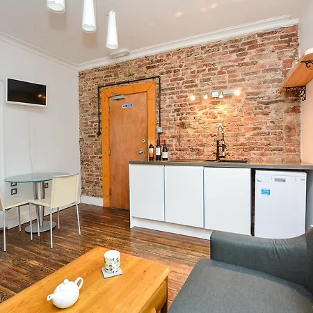 Apartment The Location- 1 Free Private Parking Space - 60 Second Walk 2 Minster!