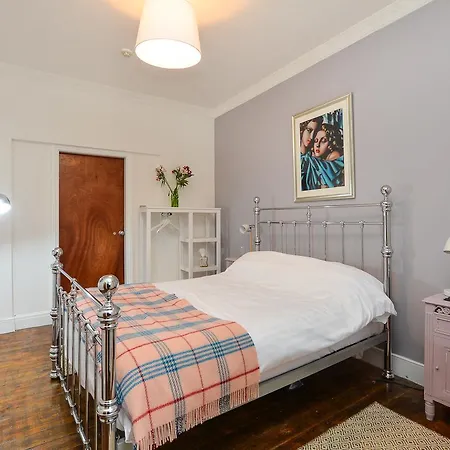 The Location- 1 Free Private Parking Space - 60 Second Walk 2 Minster! Apartment *